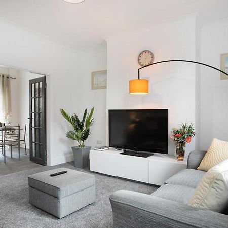 הוילה Cudworth House, Barnsley For Contractors & Families, Free Parking, High Speed Wifi Etc מראה חיצוני תמונה