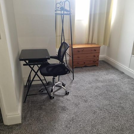 הוילה Cudworth House, Barnsley For Contractors & Families, Free Parking, High Speed Wifi Etc מראה חיצוני תמונה