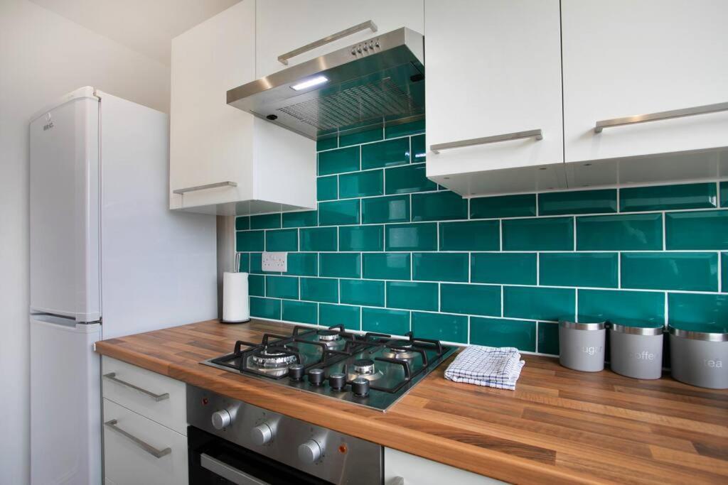הוילה Cudworth House, Barnsley For Contractors & Families, Free Parking, High Speed Wifi Etc מראה חיצוני תמונה