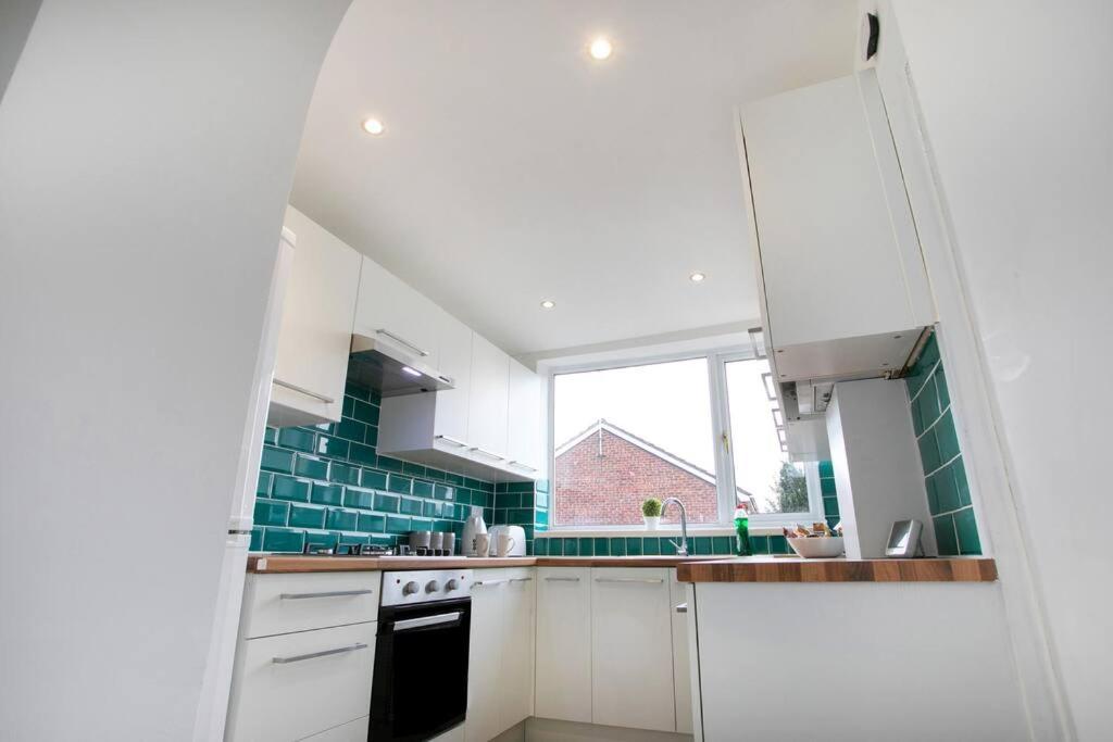 הוילה Cudworth House, Barnsley For Contractors & Families, Free Parking, High Speed Wifi Etc מראה חיצוני תמונה