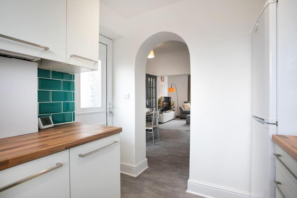 הוילה Cudworth House, Barnsley For Contractors & Families, Free Parking, High Speed Wifi Etc מראה חיצוני תמונה