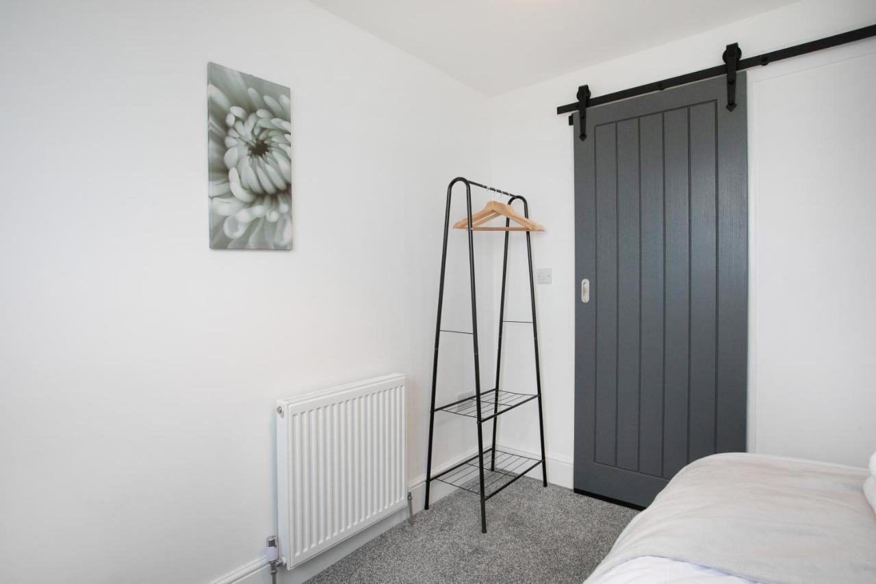 הוילה Cudworth House, Barnsley For Contractors & Families, Free Parking, High Speed Wifi Etc מראה חיצוני תמונה
