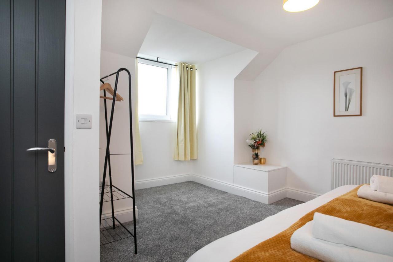 הוילה Cudworth House, Barnsley For Contractors & Families, Free Parking, High Speed Wifi Etc מראה חיצוני תמונה