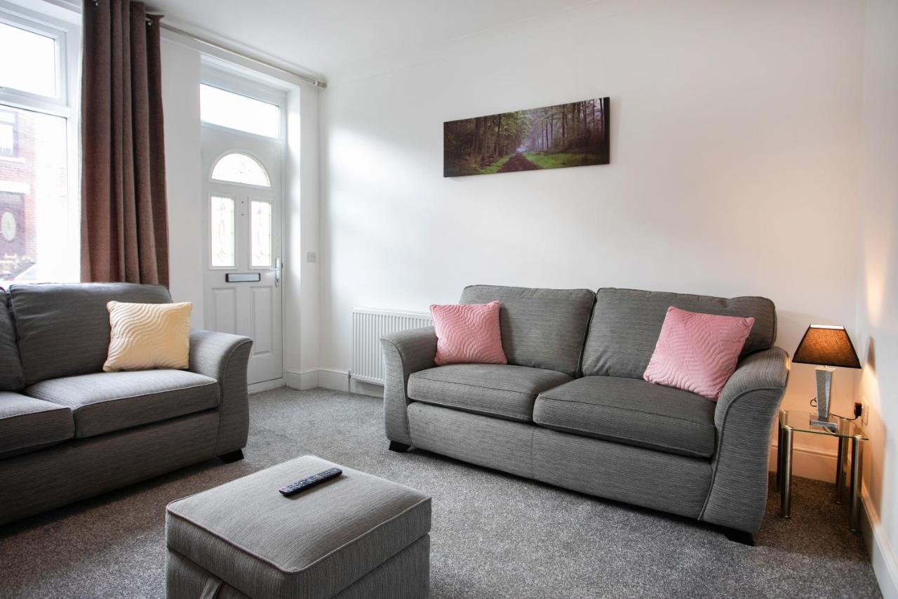 הוילה Cudworth House, Barnsley For Contractors & Families, Free Parking, High Speed Wifi Etc מראה חיצוני תמונה