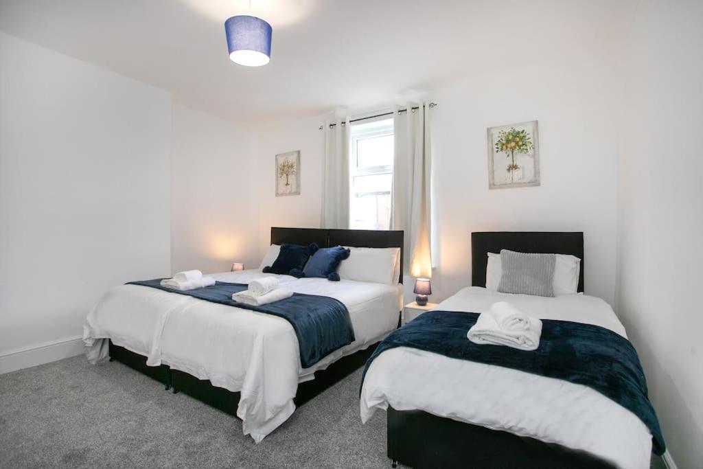 הוילה Cudworth House, Barnsley For Contractors & Families, Free Parking, High Speed Wifi Etc מראה חיצוני תמונה